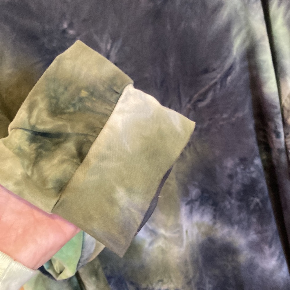 ⬛️⬛️ A.Gain Women’s XL Long-sleeve Tee Green Tie-Die - Picture 4 of 5